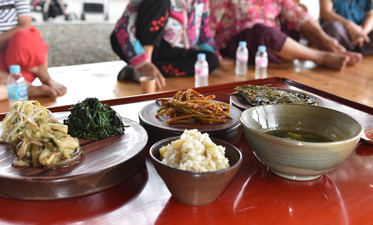 고구마차조밥과 노물밥상